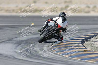 media/Dec-01-2025-Moto Forza (Mon) [[2daa91e15f]]/1-Advanced Group/Session 2 Turn 11 Backside/